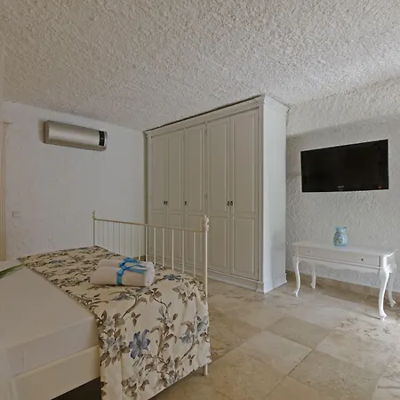 Roka Bed & Breakfast 2*